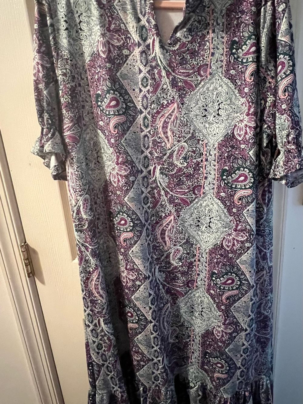 Women's Purple Paisley Maxi Dress - Relaxed V-Neck Style